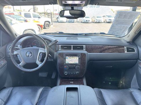 Used 2011 GMC Yukon Denali RWD image 38