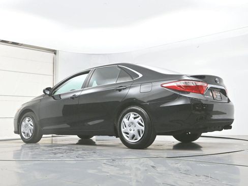 Used 2015 Toyota Camry LE image 27
