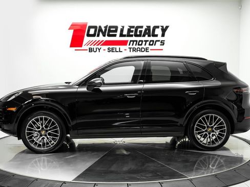 Used 2023 Porsche Cayenne Platinum Edition AWD/4WD image 13