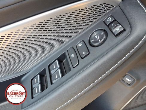 Used 2023 Acura MDX SH-AWD w/ Technology Package image 16