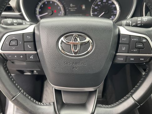 Certified 2024 Toyota Highlander XLE AWD/4WD image 21