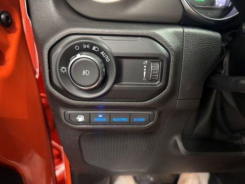 Used 2023 Jeep Wrangler Unlimited w/ Cold Weather Group AWD/4WD image 37