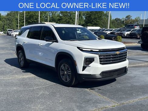 Used 2026 Chevrolet Traverse LT w/ Driver Confidence Package FWD image 3
