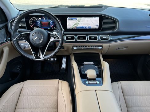 Used 2026 Mercedes-Benz GLS 450 4MATIC image 17