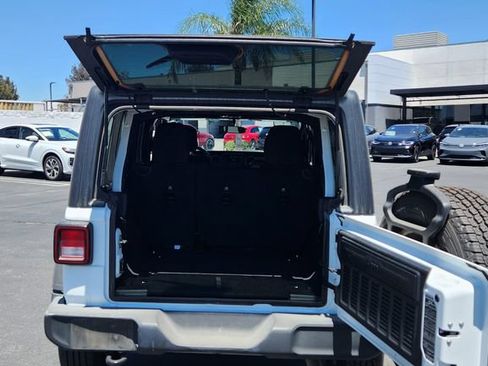 Used 2023 Jeep Wrangler Unlimited Sport AWD/4WD image 4