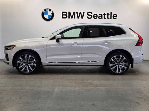 Used 2023 Volvo XC60 T8 Ultimate w/ Climate Package image 3
