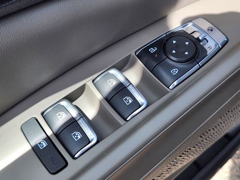 New 2026 Kia Carnival EX image 7