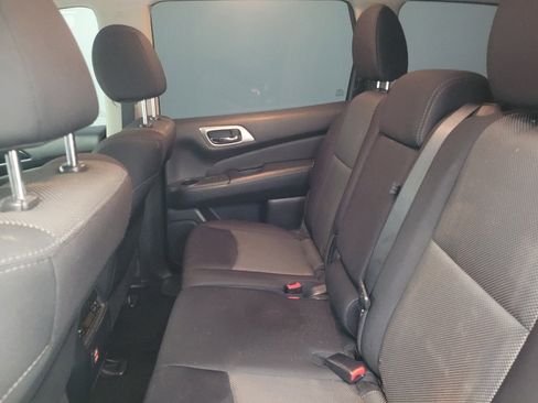Used 2018 Nissan Pathfinder S FWD image 18