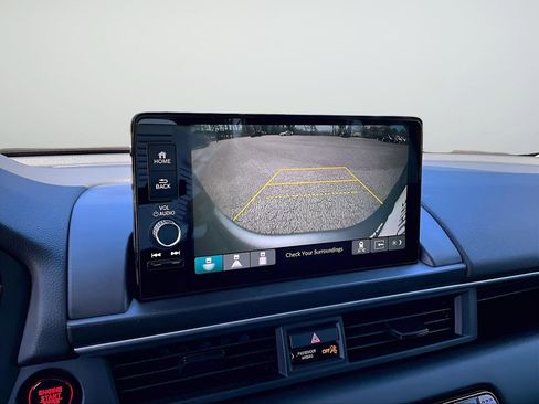 Used 2025 Honda Pilot EX-L image 16