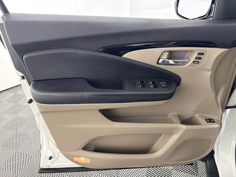 Used 2018 Honda Pilot Elite image 19