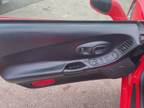 Used 1999 Chevrolet Corvette Convertible w/ Memory Pkg image 14