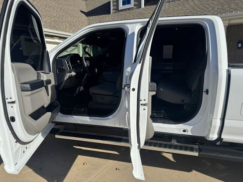 Used 2022 Ford F250 XLT w/ XLT Premium Package image 12