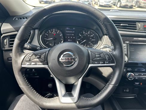 Used 2019 Nissan Rogue SV AWD/4WD image 46