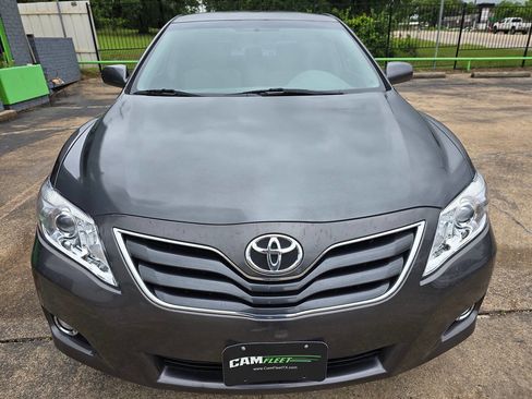 Used 2011 Toyota Camry image 4