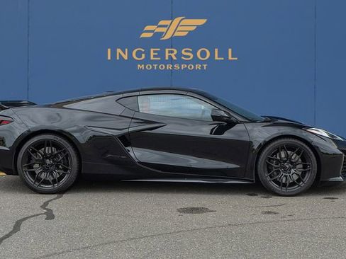 Used 2024 Chevrolet Corvette Z06 image 8