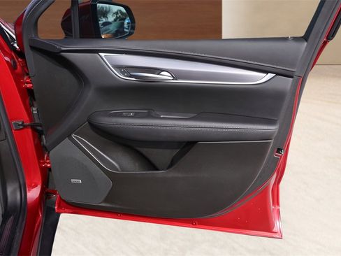 Certified 2024 Cadillac XT5 Luxury image 30