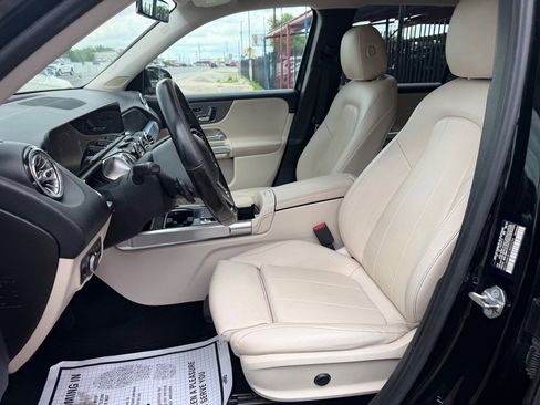 Used 2020 Mercedes-Benz GLB 250 w/ Premium Package image 36