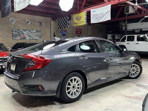 Used 2016 Honda Civic EX-T image 2