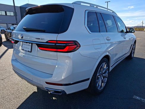 Used 2023 BMW X7 xDrive40i w/ Premium Package image 4