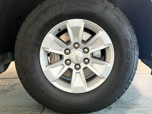 Used 2023 Chevrolet Silverado 1500 LT image 11