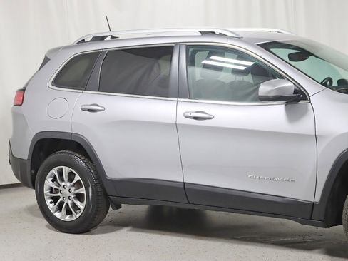 Used 2021 Jeep Cherokee Latitude Lux image 3