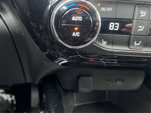 Used 2025 Chevrolet Trax ACTIV w/ Driver Confidence Package image 38