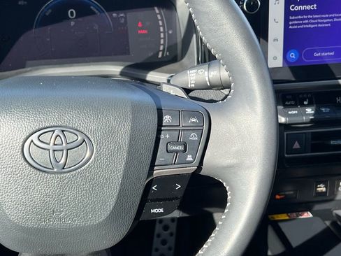 Used 2025 Toyota Camry SE w/ Multimedia Upgrade Package image 23