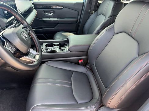 Used 2025 Honda Pilot TrailSport image 10