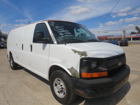 Used 2009 Chevrolet Express 2500 Extended RWD image 16