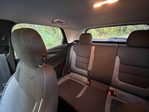 Used 2025 Chevrolet TrailBlazer LT image 35