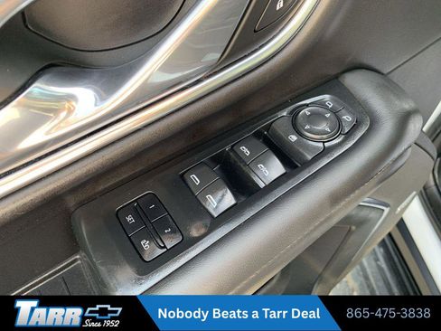 Used 2021 Chevrolet Suburban LT RWD image 15