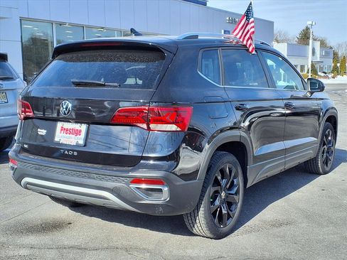 Certified 2024 Volkswagen Taos SE w/ Panoramic Sunroof Package image 3