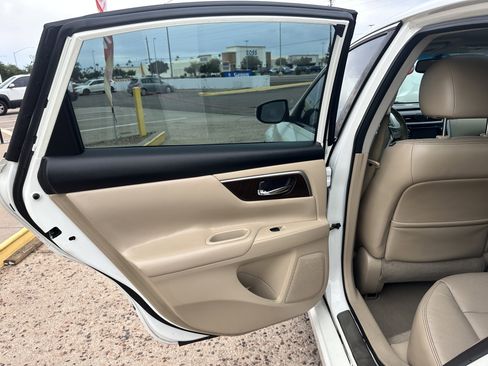 Used 2014 Nissan Altima 3.5 SL w/ Technology Package image 20