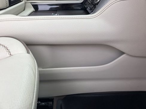 Used 2022 GMC Yukon XL Denali image 58