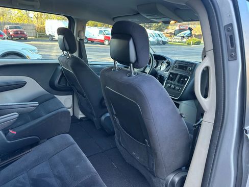 Used 2014 Dodge Grand Caravan American Value Package image 23