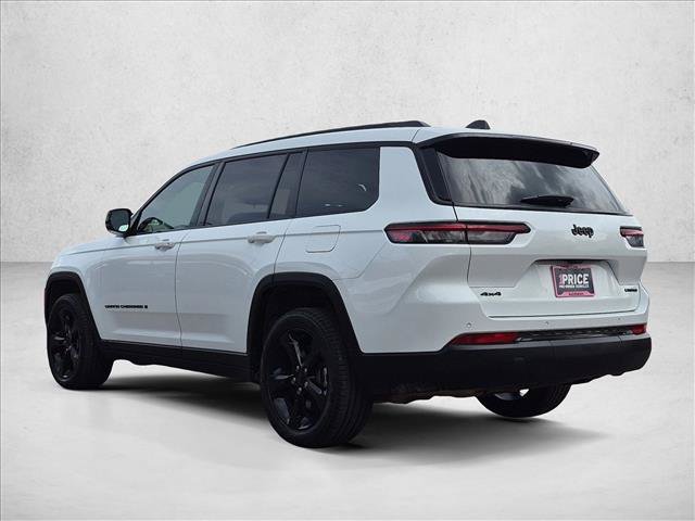 Used 2024 Jeep Grand Cherokee L Limited w/ Black Appearance Package AWD/4WD image 8