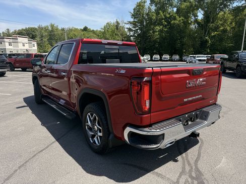 Used 2023 GMC Sierra 1500 SLT w/ SLT Premium Package AWD/4WD image 4