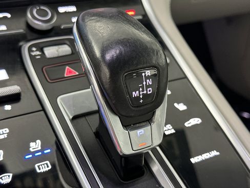 Used 2018 Porsche Panamera 4 image 24