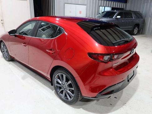 Used 2019 MAZDA MAZDA3 Hatchback FWD image 3