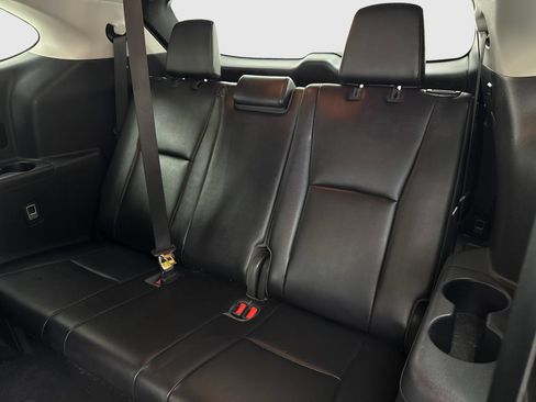 Used 2021 Toyota Highlander XLE FWD image 41