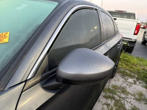 Used 2022 Honda Civic EX image 6