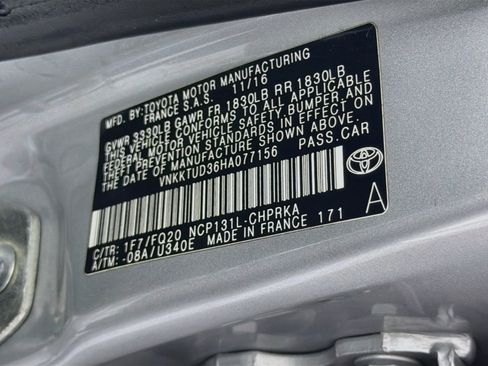 Used 2017 Toyota Yaris L w/ Carpet Mat Package FWD image 12