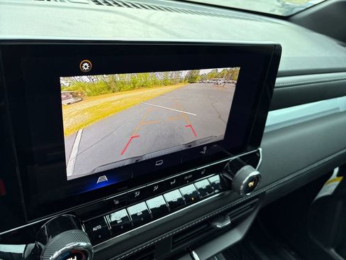 New 2024 Chevrolet Colorado LT w/ LT Convenience Package II image 19
