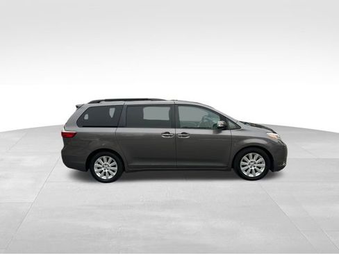 Used 2015 Toyota Sienna Limited Premium image 6