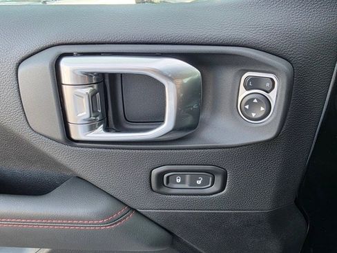 New 2025 Jeep Wrangler Unlimited Rubicon w/ Technology Group image 11