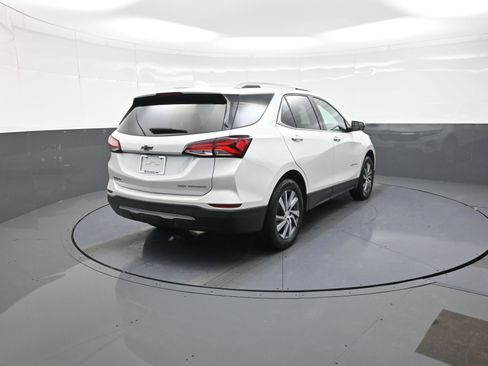 Used 2023 Chevrolet Equinox Premier image 3