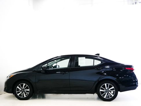 Used 2025 Nissan Versa SV FWD image 5
