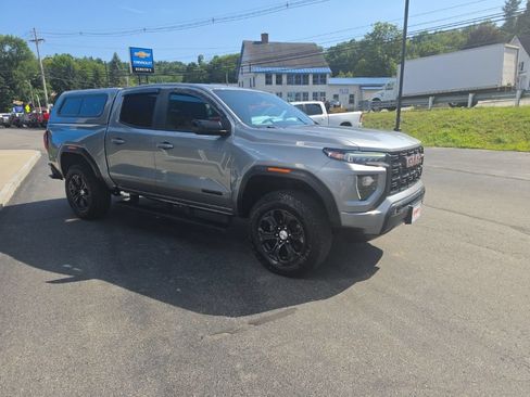 Used 2023 GMC Canyon Elevation w/ Elevation Premium Package AWD/4WD image 8