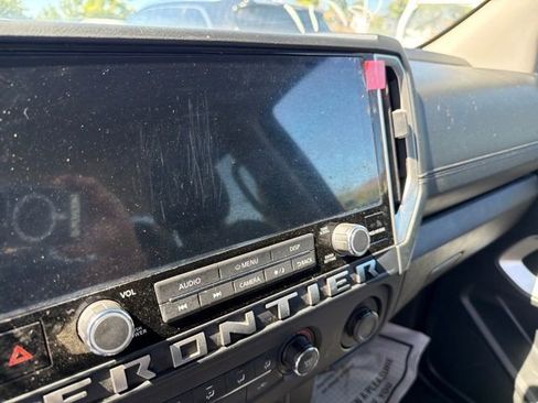 Used 2025 Nissan Frontier SV AWD/4WD image 23