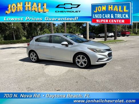 Used 2018 Chevrolet Cruze Premier FWD image 15